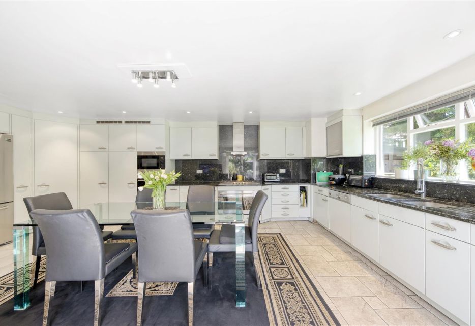 Greenoak Way, Wimbledon Village, SW19