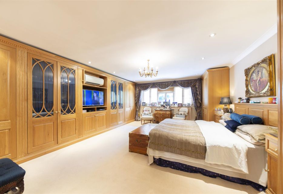Greenoak Way, Wimbledon Village, SW19
