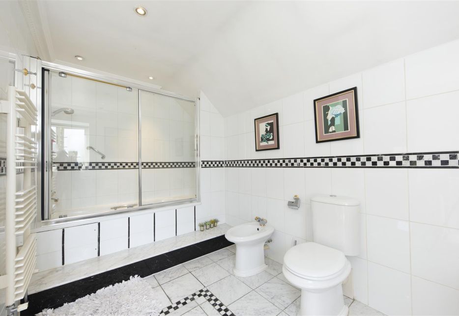 Greenoak Way, Wimbledon Village, SW19