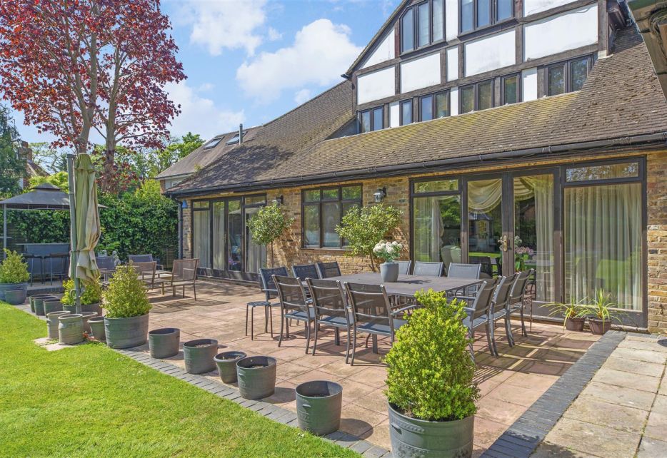 Greenoak Way, Wimbledon Village, SW19