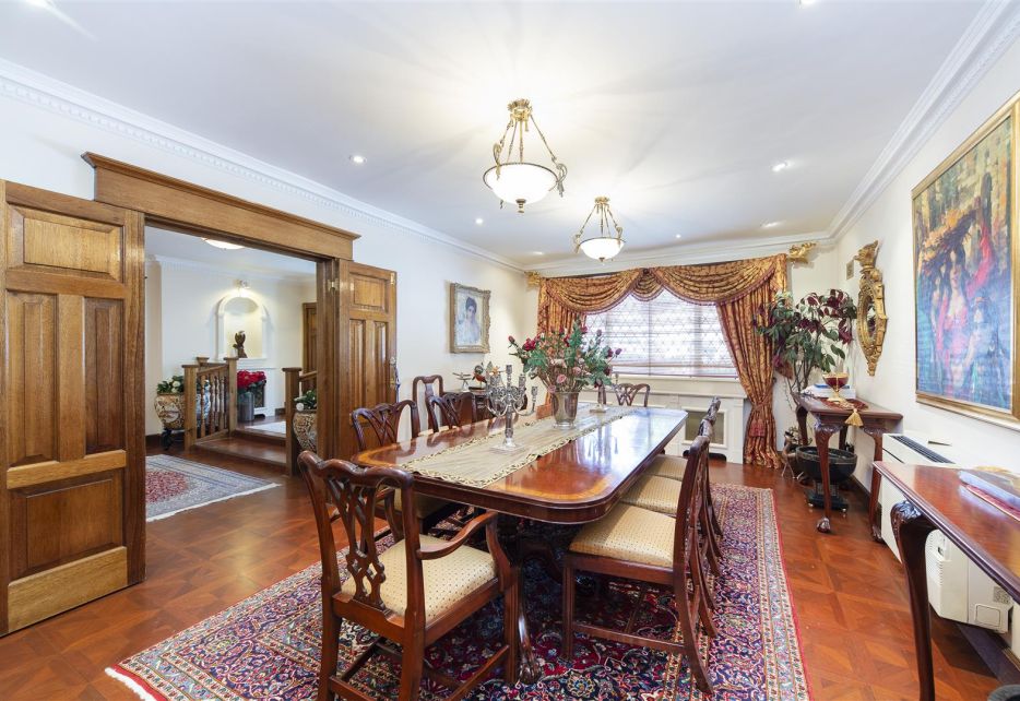 Greenoak Way, Wimbledon Village, SW19