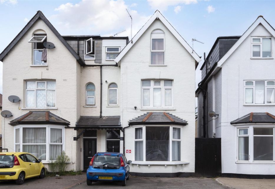 Queens Road, Wimbledon, SW19
