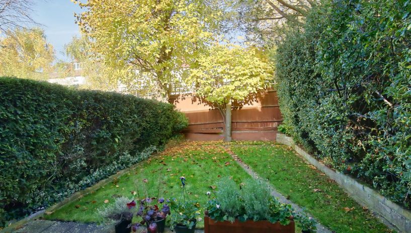 Cambridge Close, West Wimbledon, SW20