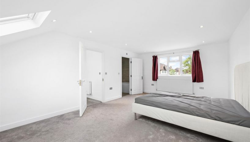 Darley Drive, Coombeside, KT3