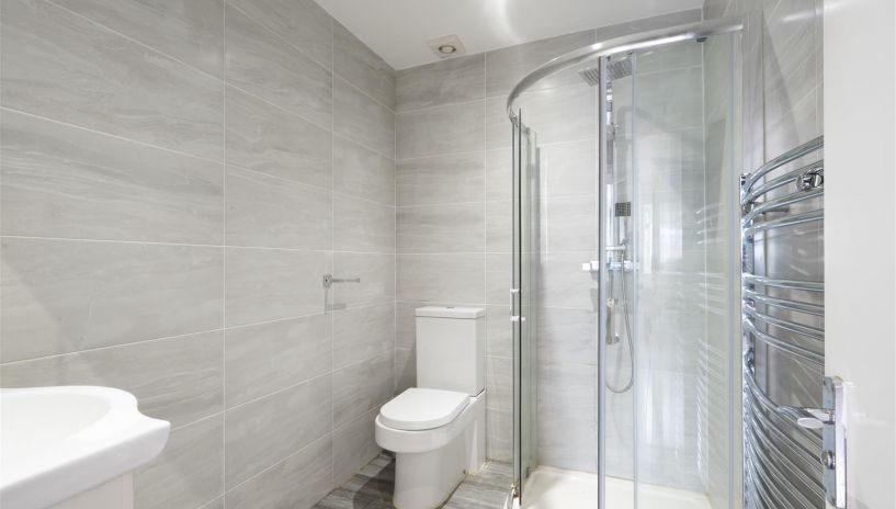 Darley Drive, Coombeside, KT3