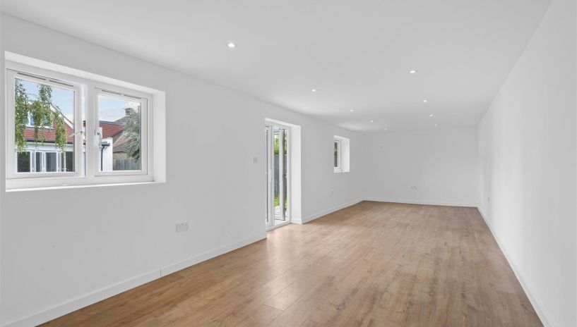 Darley Drive, Coombeside, KT3
