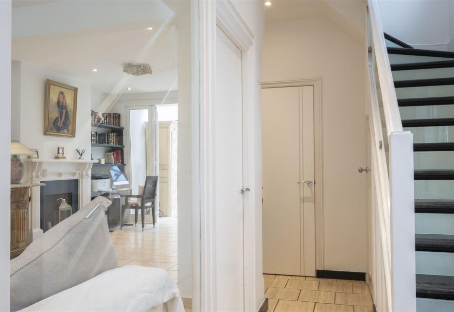 Sutherland Grove, Southfields, SW18