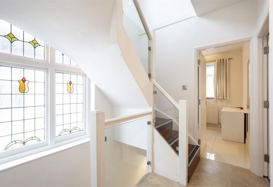 Sutherland Grove, Southfields, SW18