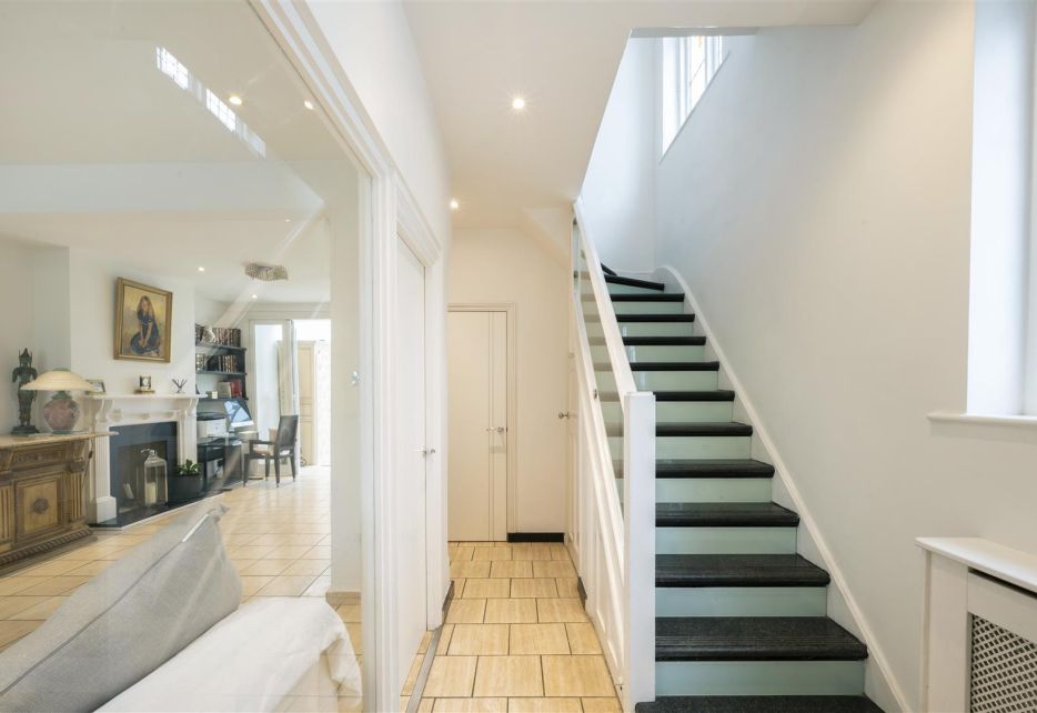 Sutherland Grove, Southfields, SW18