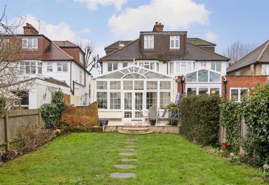 Sutherland Grove, Southfields, SW18
