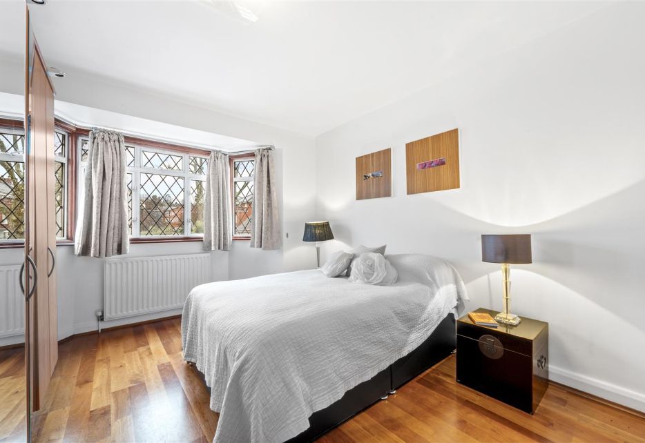 Sutherland Grove, Southfields, SW18