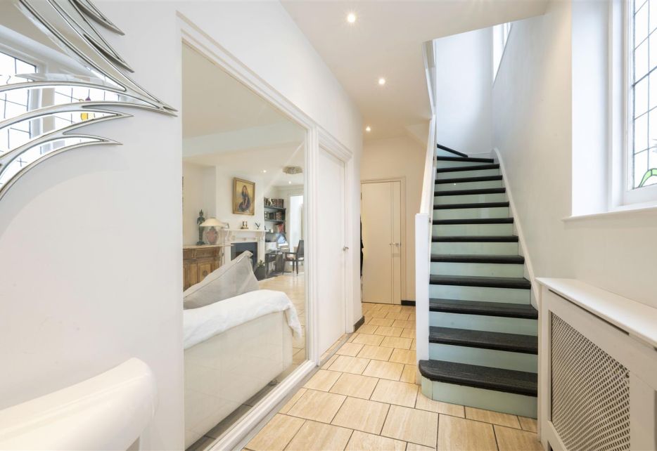 Sutherland Grove, Southfields, SW18