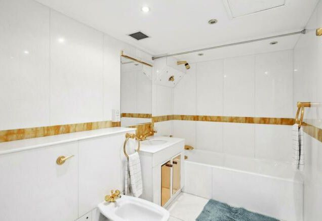 Pembroke Gardens, Kensington, W8