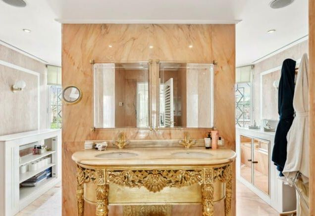 Pembroke Gardens, Kensington, W8