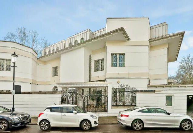 Pembroke Gardens, Kensington, W8