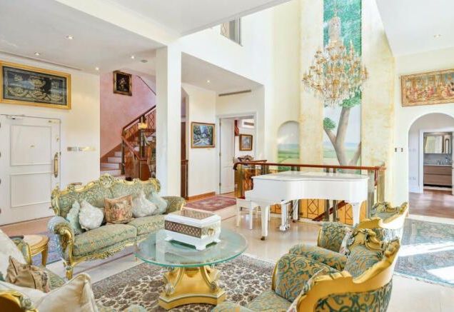 Pembroke Gardens, Kensington, W8