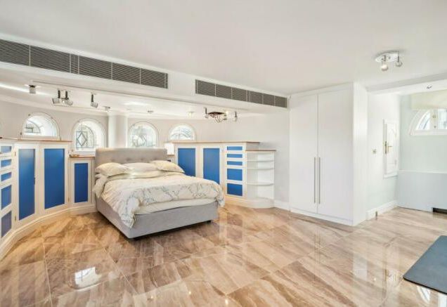 Pembroke Gardens, Kensington, W8