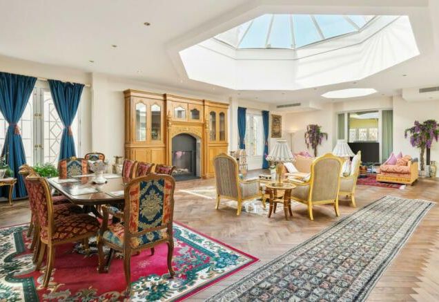 Pembroke Gardens, Kensington, W8