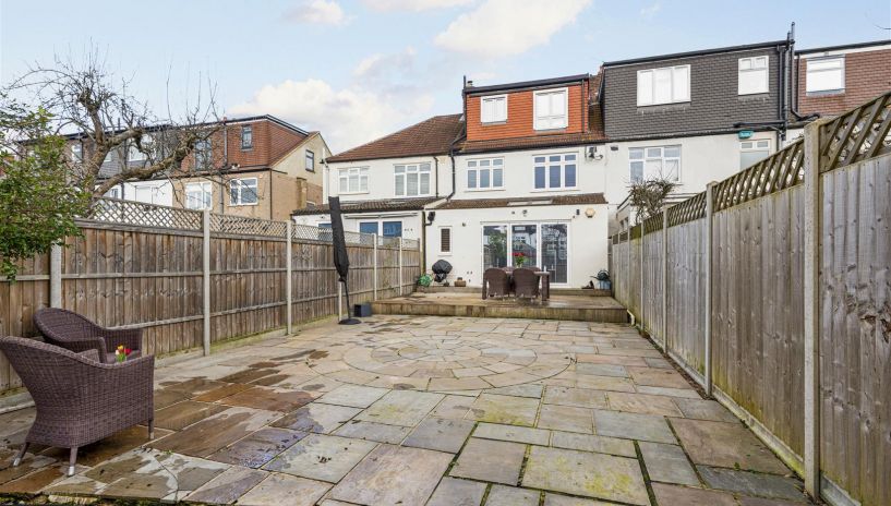 Westway, Raynes Park, SW20