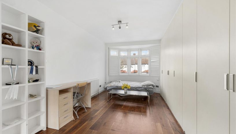 Westway, Raynes Park, SW20