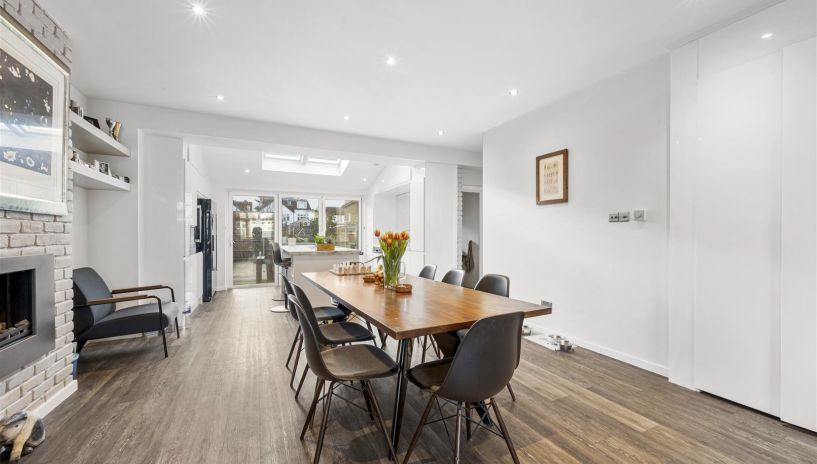 Westway, Raynes Park, SW20