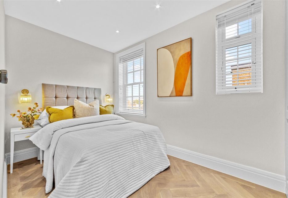 Malvern Court, Onslow Square, London, SW7