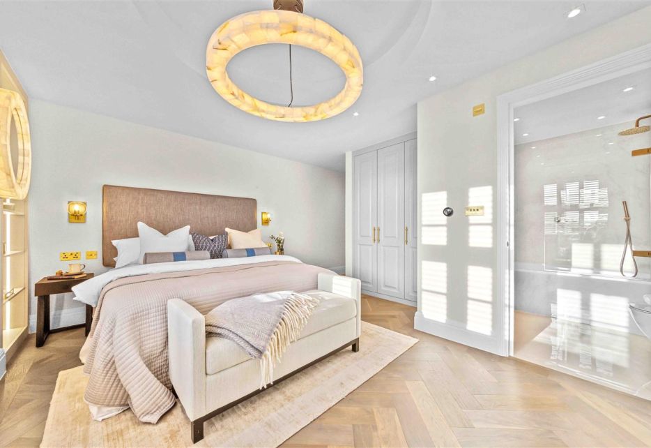 Malvern Court, Onslow Square, London, SW7