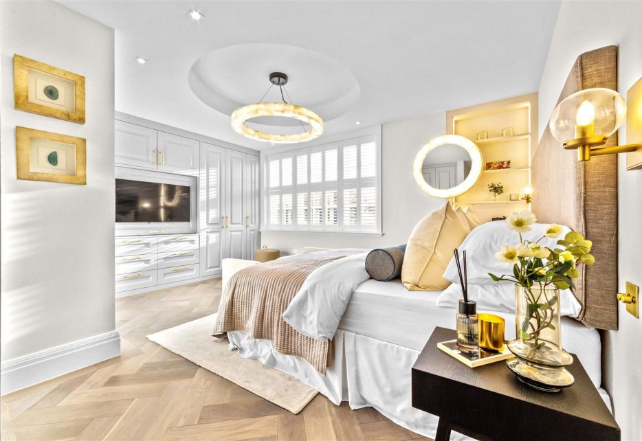 Malvern Court, Onslow Square, London, SW7