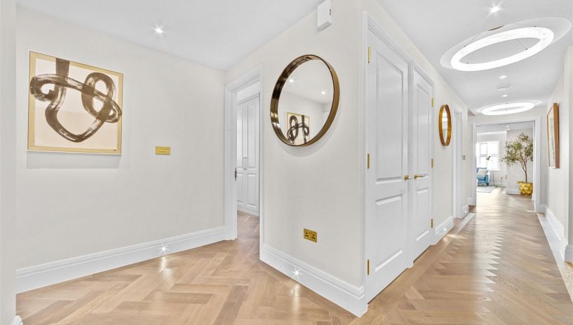 Malvern Court, Onslow Square, London, SW7