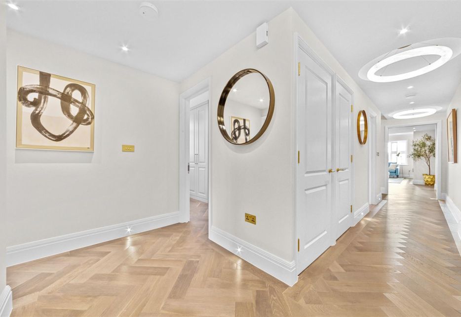Malvern Court, Onslow Square, London, SW7