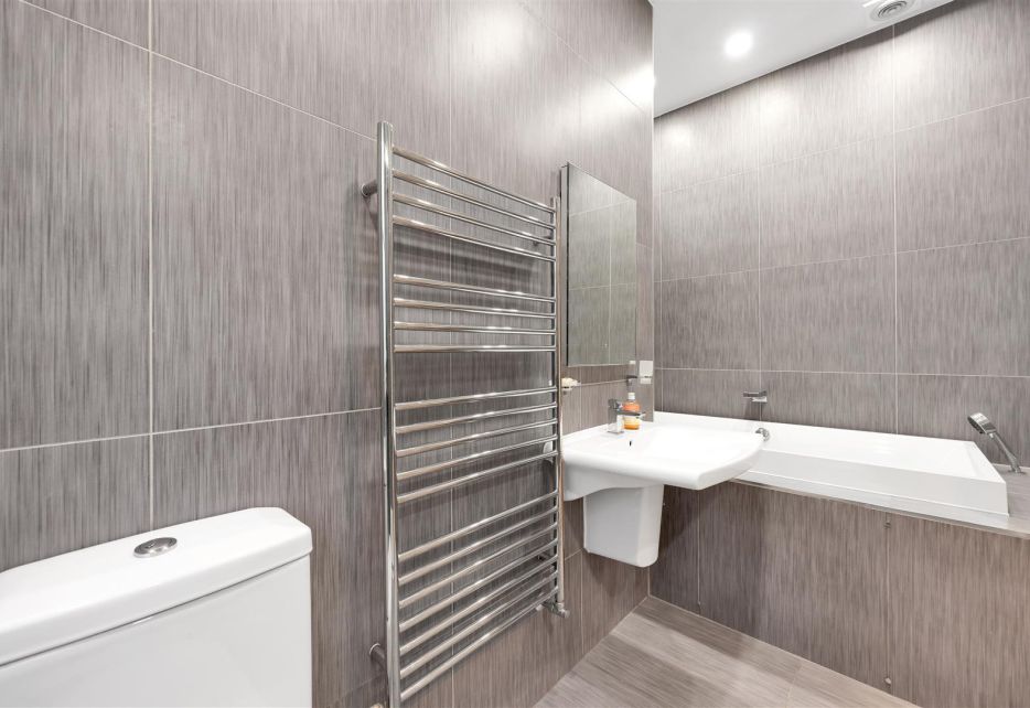 De Vere Gardens, Kensington, W8