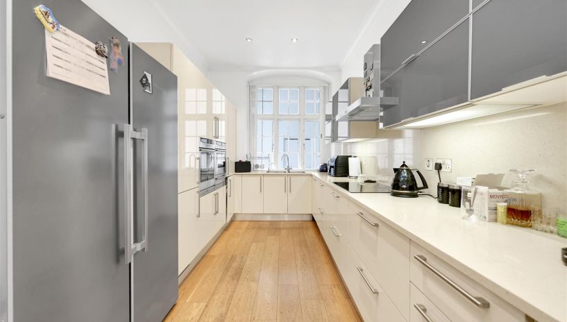 De Vere Gardens, Kensington, W8