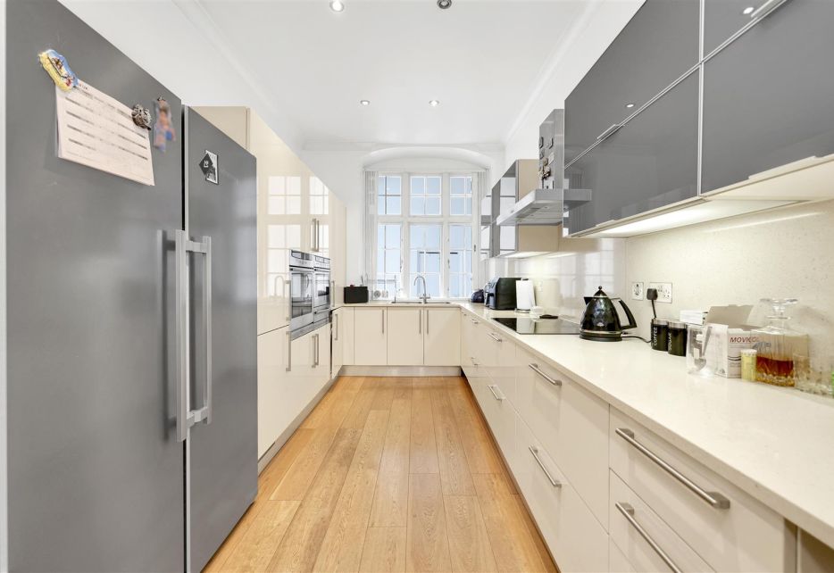De Vere Gardens, Kensington, W8