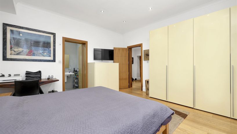 De Vere Gardens, Kensington, W8