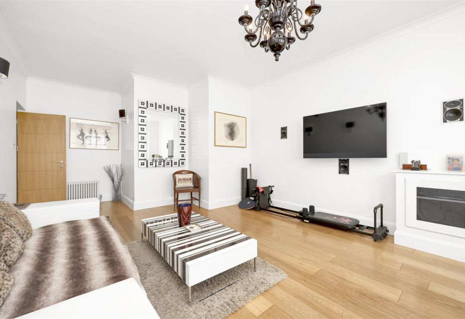 De Vere Gardens, Kensington, W8