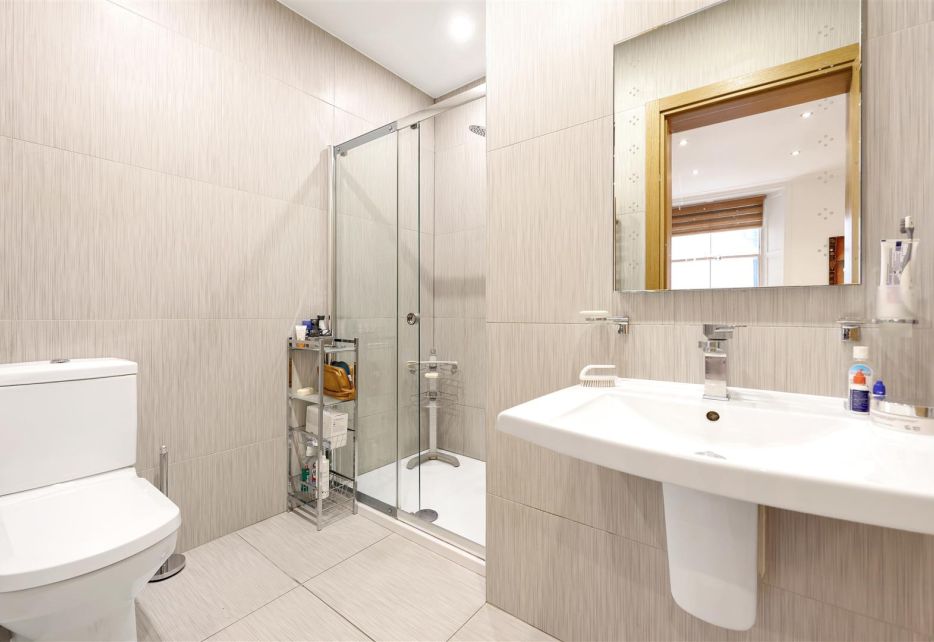 De Vere Gardens, Kensington, W8