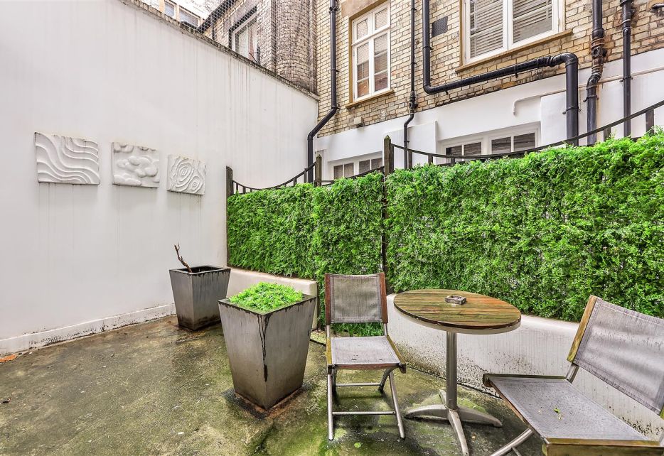 De Vere Gardens, Kensington, W8
