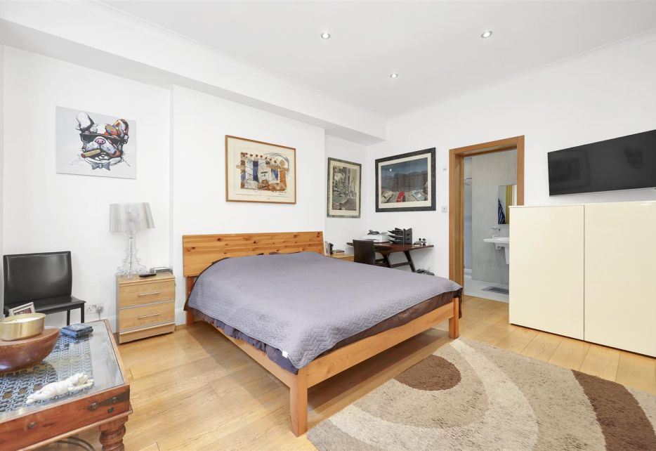 De Vere Gardens, Kensington, W8