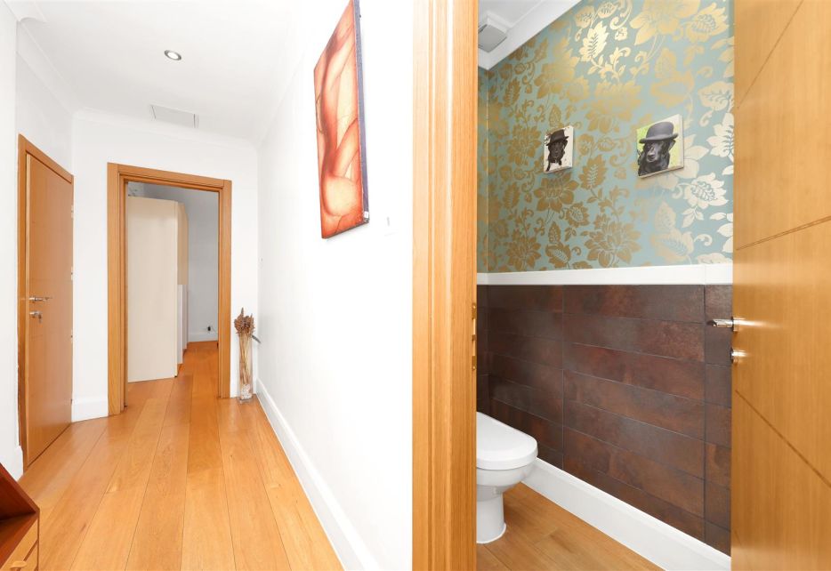 De Vere Gardens, Kensington, W8