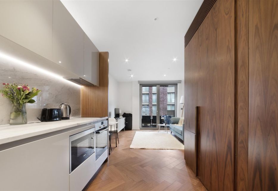 ALL BILLS INCLUDED | MINIMUM 6 MONTHS | Embassy Gardens, New Union Square, Nine Elms,  SW11