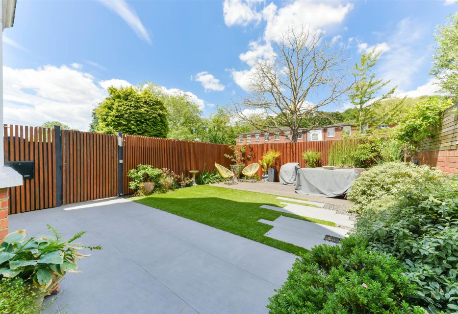 Cottenham Park Road, London