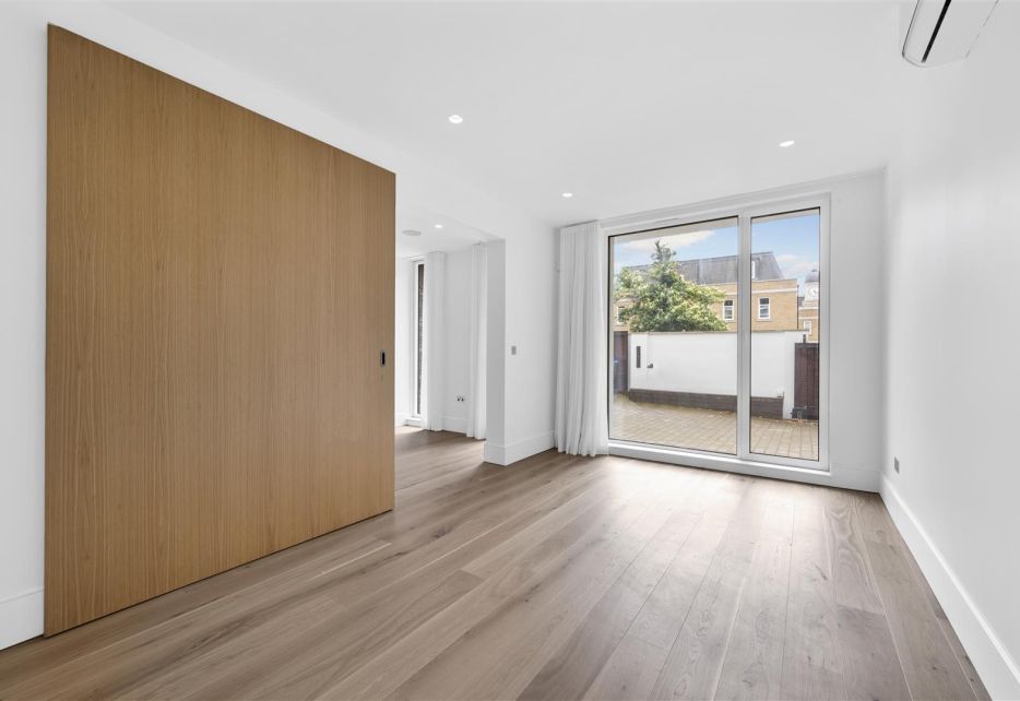 Copse Hill, Wimbledon, SW20