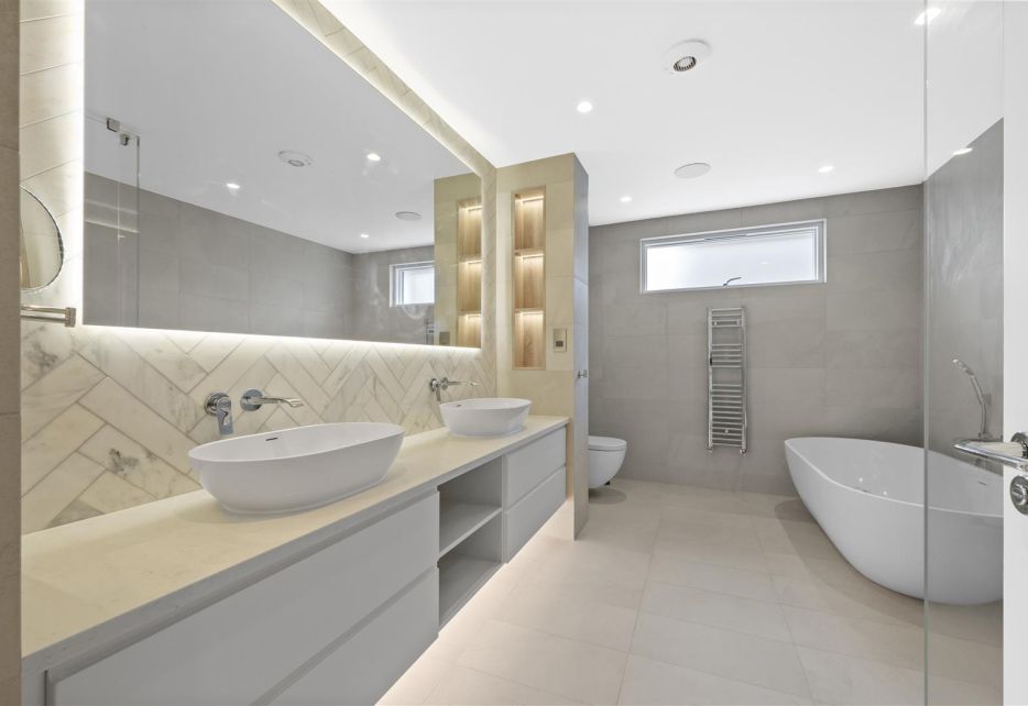 Copse Hill, Wimbledon, SW20