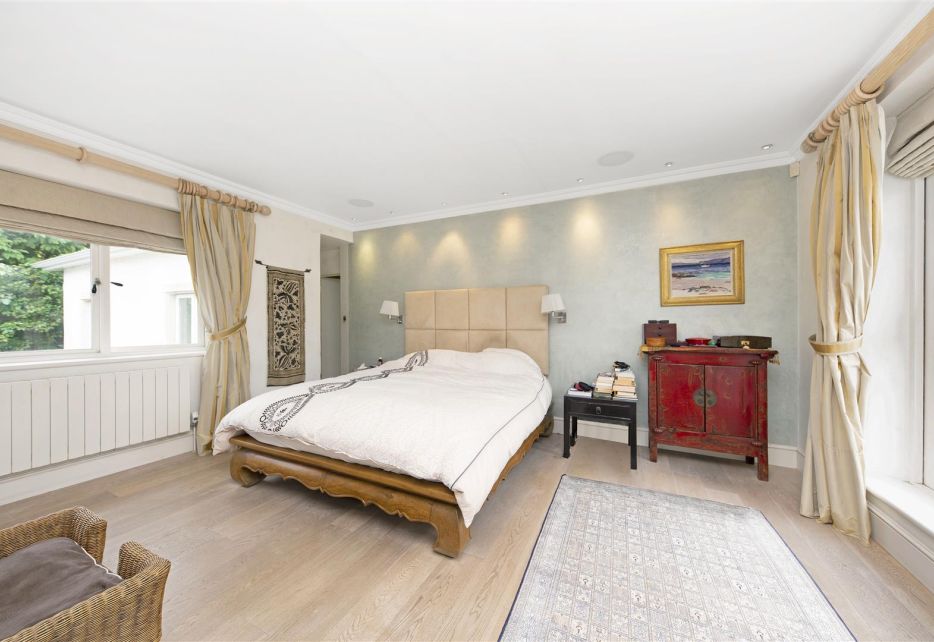 Coombe Hill Road, Kingston Upon Thames, KT2
