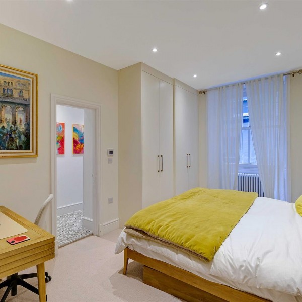 Palace Gate Mansions