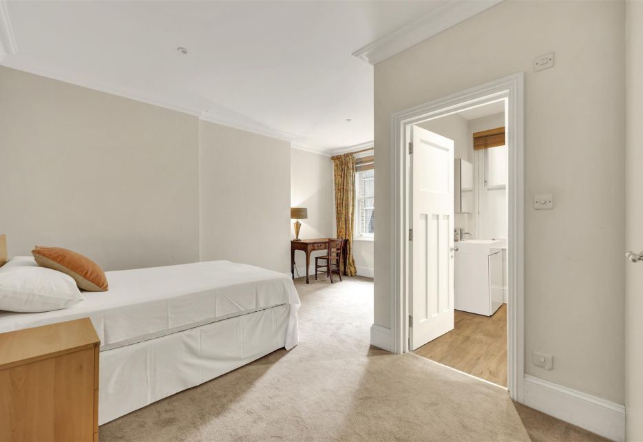 De Vere Gardens, South Kesington, W8