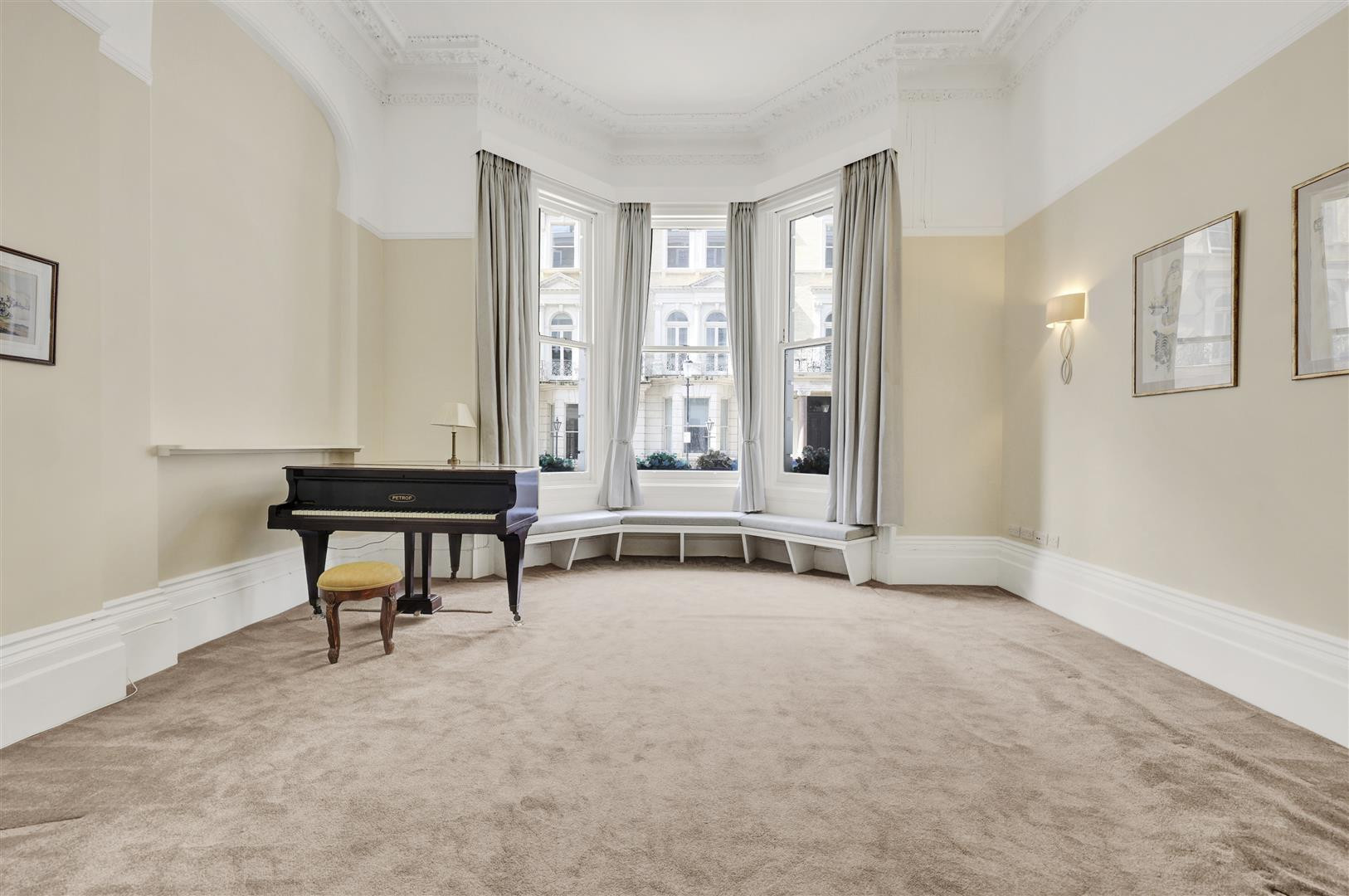 De Vere Gardens | 33321706
