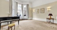 De Vere Gardens, South Kesington, W8