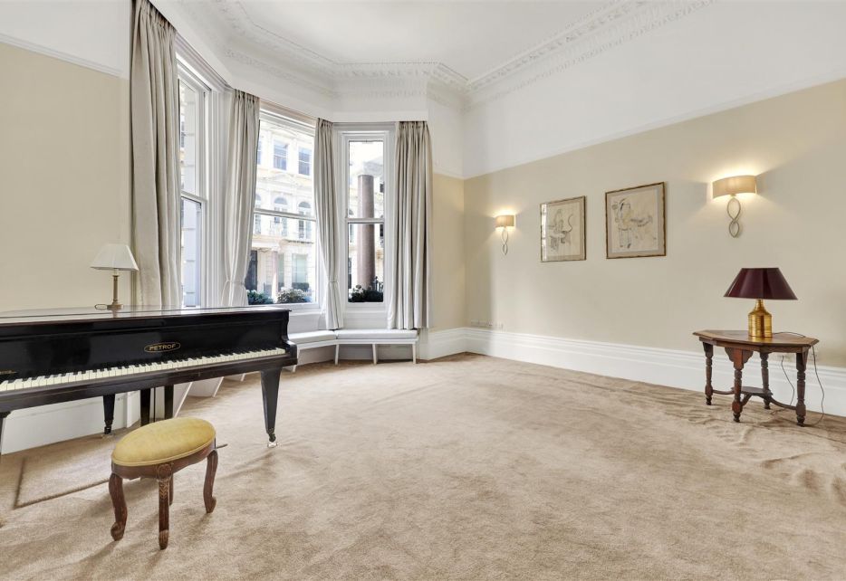 De Vere Gardens, South Kesington, W8