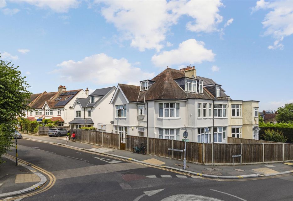 Arthur Road, Wimbledon, SW19